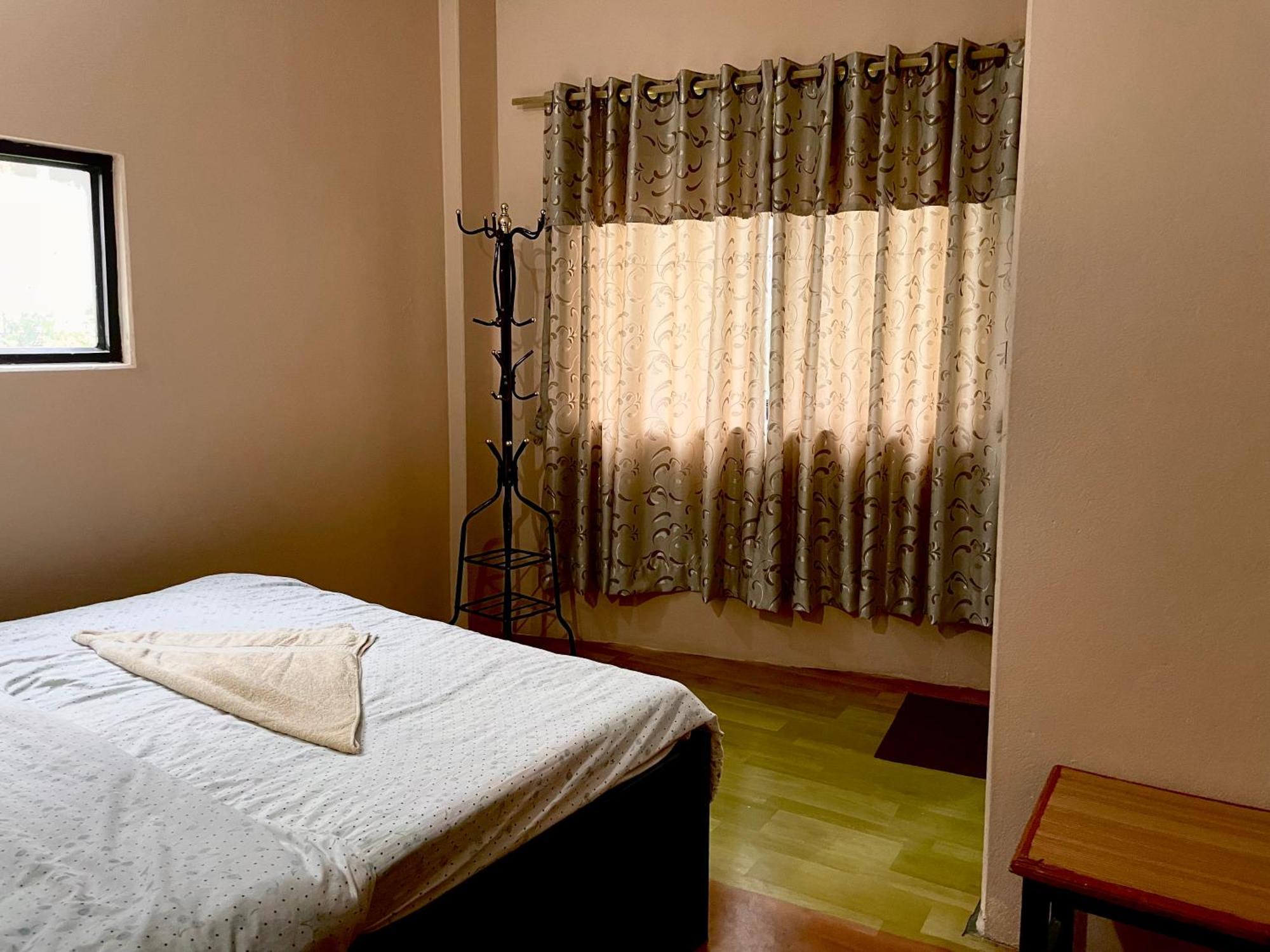 Yuriko Guest House Pokhara Exteriör bild