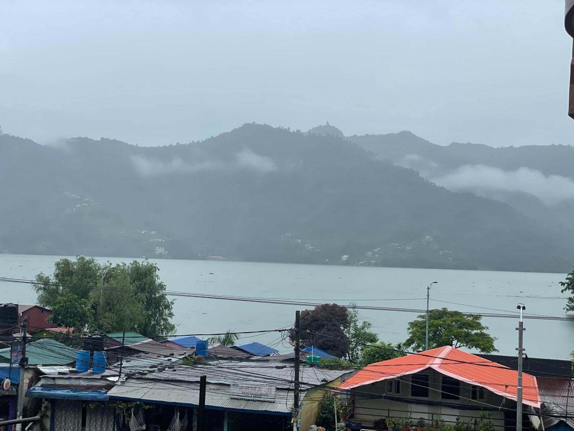 Yuriko Guest House Pokhara Exteriör bild